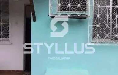 Imagem: A casa possui 3 Dormitórios, 2 Banheiros, 1 Vaga na garagem