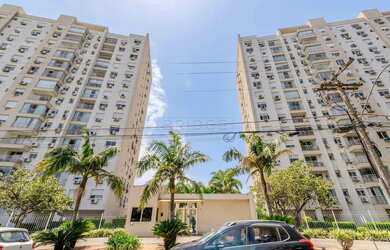 Imagem: O apartamento possui 2 Dormitórios, 2 Banheiros, 1 Vaga na