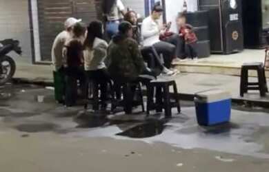 Imagem: A casa possui 2 Dormitórios, 1 Banheiro e está localizado