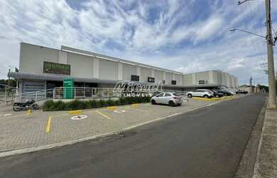 Imagem: O depósito possui 5 Vagas na garagem, 2.000m² de Área e