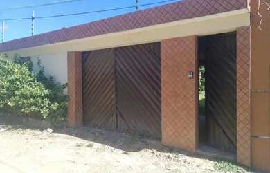 Imagem: A casa possui 5 Dormitórios, 5 Banheiros, 600m² de Área e