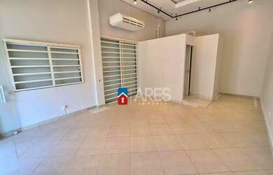 Imagem: O depósito possui 1 Vaga na garagem, 37m² de Área e está