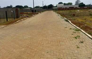 Imagem: O terreno possui 400m² de Área e está localizado em Ponte