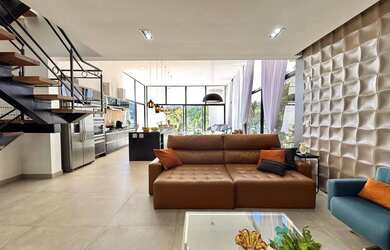 Imagem: A casa em condomínio possui 4 Dormitórios, 3 Banheiros, 5