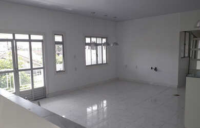 Imagem: A casa possui 2 Dormitórios, 1 Banheiro, 4 Vagas na garagem