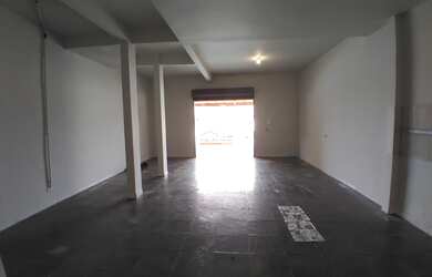 Imagem 5: LOJA para alugar com 70m² por R$ 1.350,00 no bairro Butiatuvinha - CURITIBA...