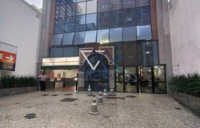 Imagem: O depósito para alugar possui 2 Vagas na garagem e 70m² de