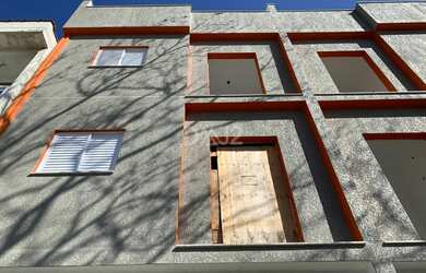 Imagem: O apartamento possui 2 Dormitórios, 1 Banheiro, 2 Vagas na