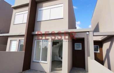 Imagem: A casa em condomínio possui 2 Dormitórios, 1 Banheiro, 2 Vagas