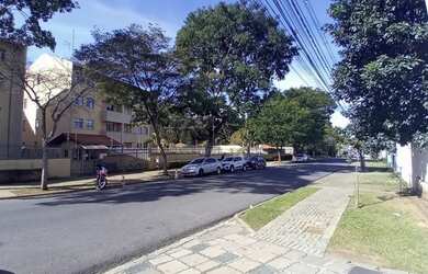 Imagem: O apartamento possui 3 Dormitórios, 1 Banheiro, 1 Vaga na garagem