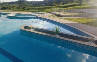 Imagem: O terreno possui 360m² de Área e está localizado em Conjunto