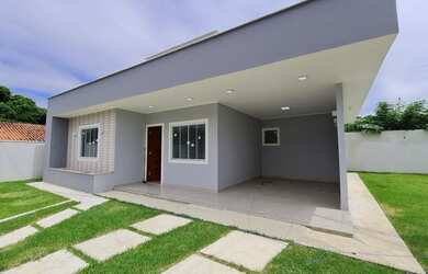 Imagem: A casa possui 2 Dormitórios, 2 Banheiros, 2 Vagas na garagem