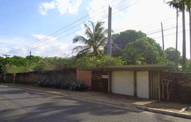 Imagem: A casa possui 5 Dormitórios, 5 Banheiros, 616m² de Área e