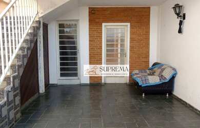 Imagem: A casa possui 5 Dormitórios, 1 Banheiro, 5 Vagas na garagem