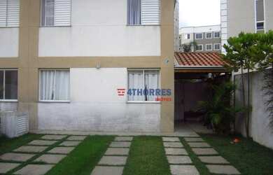 Imagem: A casa possui 3 Dormitórios, 1 Banheiro, 2 Vagas na garagem