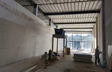 Imagem: O depósito possui 180m² de Área e está localizado em Centro