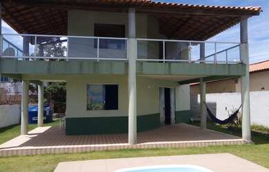 Imagem: A casa em condomínio possui 4 Dormitórios, 5 Banheiros, 2