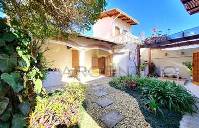 Imagem: A casa possui 2 Dormitórios, 5 Banheiros, 2 Vagas na garagem