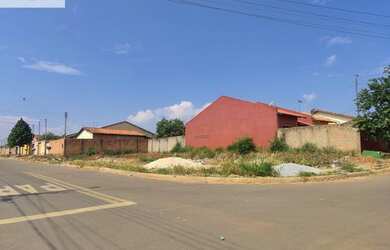 Imagem: O terreno possui 365m² de Área e está localizado em Parque