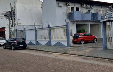 Imagem: A casa em condomínio possui 3 Dormitórios, 3 Banheiros, 2