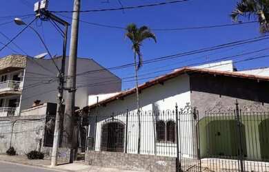 Imagem: A casa possui 3 Dormitórios, 5 Banheiros, 2 Vagas na garagem