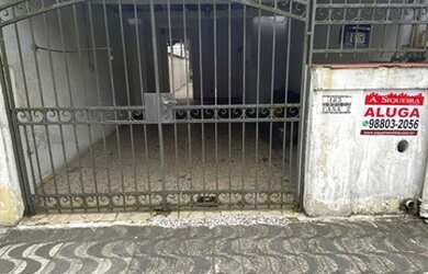 Imagem: A casa possui 3 Dormitórios, 2 Banheiros e está localizado