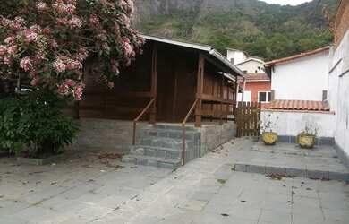 Imagem: A casa em condomínio possui 4 Dormitórios, 3 Banheiros, 1