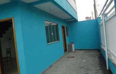 Imagem: A casa possui 2 Dormitórios, 1 Banheiro, 2 Vagas na garagem