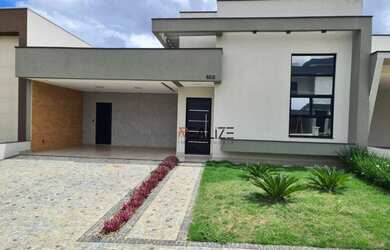 Imagem: A casa em condomínio possui 3 Dormitórios, 4 Banheiros, 4