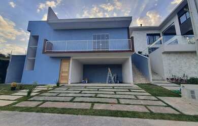 Imagem: A casa em condomínio possui 3 Dormitórios, 3 Banheiros, 4