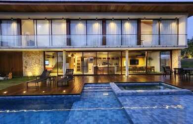 Imagem 2: Mansão na Praia do Forte com acesso à praia PORTEIRA FECHADA