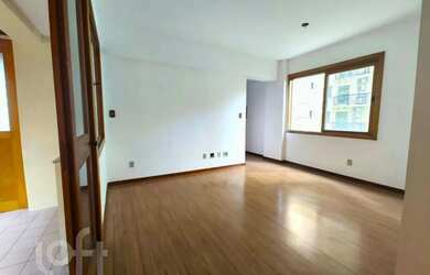 Imagem 2: Imóvel para venda possui 99 metros quadrados com 3 quartos em Petrópolis - Porto Alegre