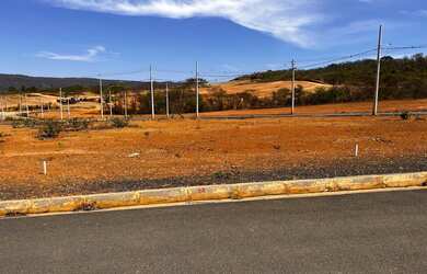 Imagem: O terreno possui 180m² de Área e está localizado em Ibituruna