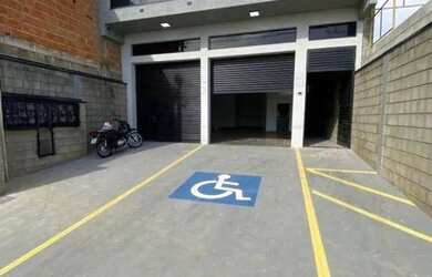 Imagem: O depósito possui 2 Vagas na garagem, 84m² de Área e está