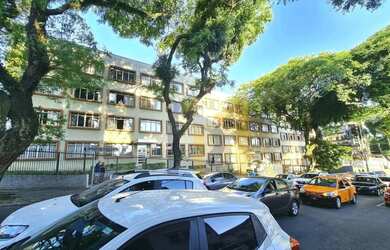 Imagem: O apartamento possui 3 Dormitórios, 2 Banheiros, 1 Vaga na