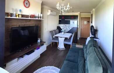 Imagem: O apartamento possui 3 Dormitórios, 1 Banheiro, 2 Vagas na