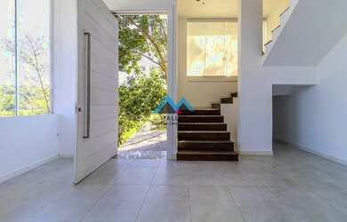 Imagem 10: Excelente Casa Triplex com 4 suítes, 436 m², toda reformada, à venda no Condomínio Ubá Ind