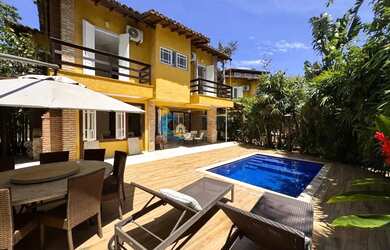 Imagem: A casa em condomínio possui 4 Dormitórios, 4 Banheiros, 2