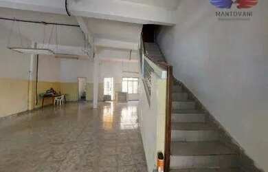 Imagem: O depósito possui 2 Vagas na garagem, 292m² de Área e está