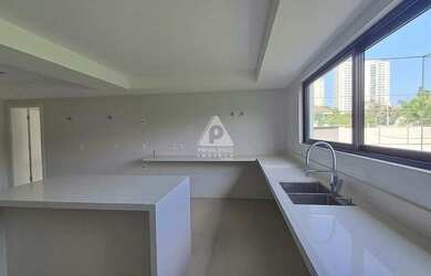 Imagem 16: Casa Triplex à Venda, 5 Suítes, 8 Vagas - Barra da Tijuca - 1550m²