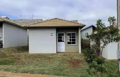 Imagem: A casa possui 2 Dormitórios, 1 Banheiro, 1 Vaga na garagem