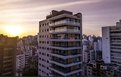 Imagem: O apartamento possui 3 Dormitórios, 4 Banheiros, 4 Vagas na