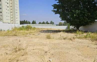 Imagem: O terreno possui 1.117m² de Área e está localizado em Parque