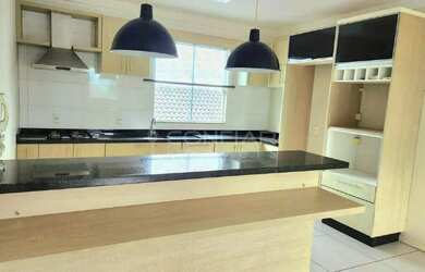 Imagem 2: Apartamento semi-mobiliado com 3 quartos para locação no Iririu por...