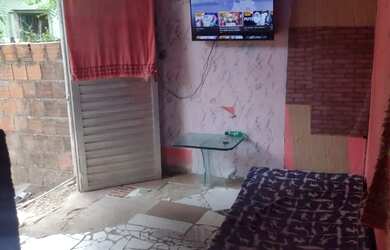 Imagem: A casa possui 2 Dormitórios, 1 Banheiro, 1m² de Área e está