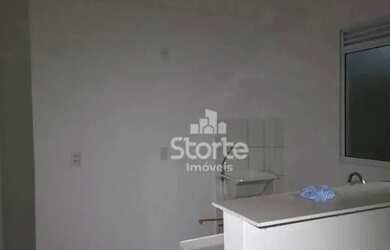 Imagem 4: Apartamento térreo com varanda estendida com 2 dormitórios à venda,...