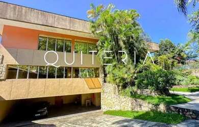 Imagem: A casa em condomínio possui 5 Dormitórios, 5 Banheiros, 5