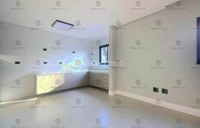 Imagem: A casa possui 2 Dormitórios, 2 Banheiros, 3 Vagas na garagem