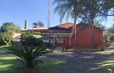 Imagem: O depósito à venda possui 2600m² de Área e está localizado