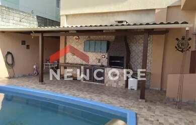 Imagem: A casa possui 5 Dormitórios, 5 Banheiros, 2 Vagas na garagem